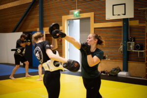 MMA treening spordiklubis Võimla, naised